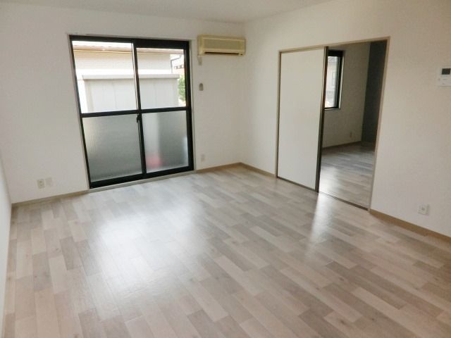 居室・リビング　12帖のゆったりとした居室です