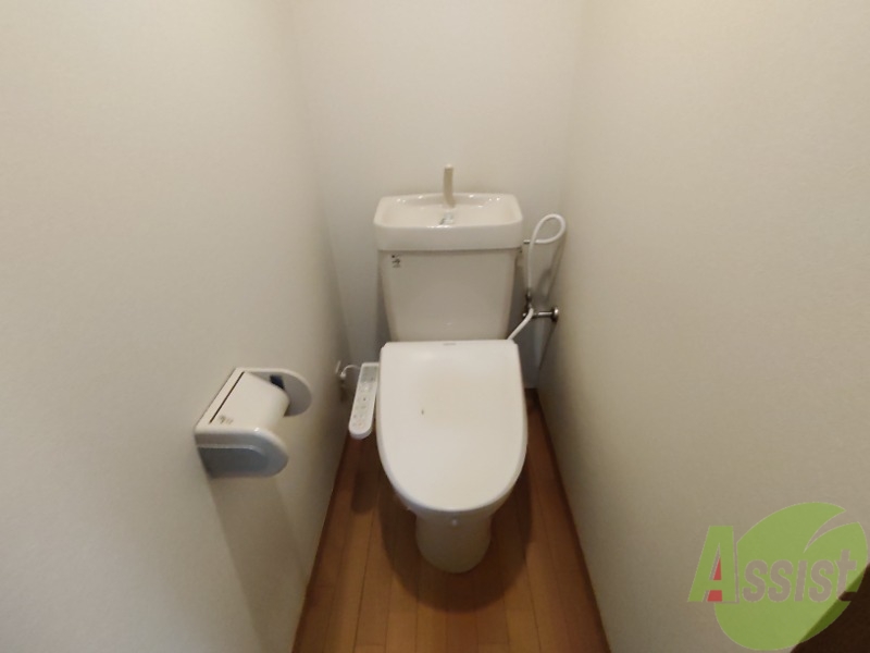 トイレ　トイレは綺麗でウォッシュレットも付いて快適にお使い頂けます。