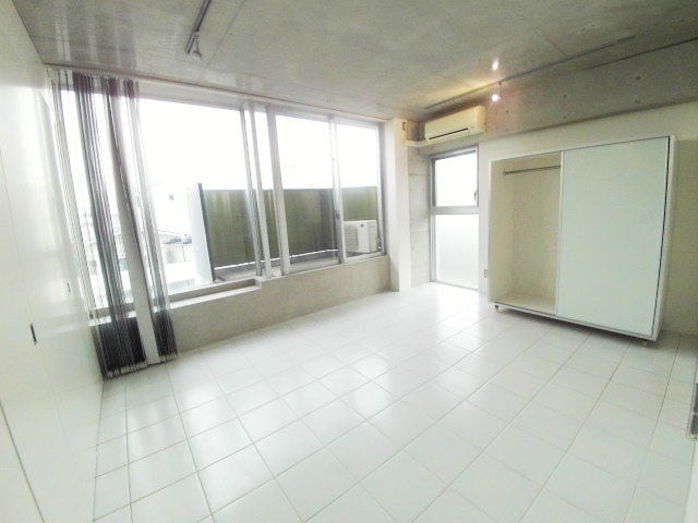 居室・リビング　お洒落な室内です。