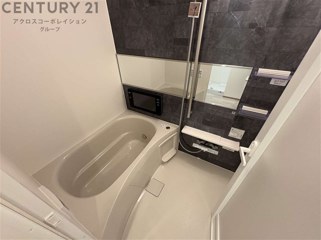 バス・シャワールーム　浴室乾燥・追い炊き機能付きで便利☆