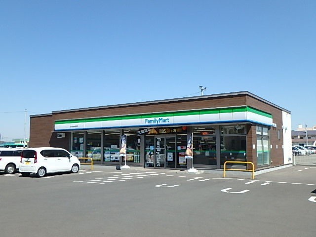 コンビニ　ファミリーマート苫小牧東病院前店（コンビニ）まで368m