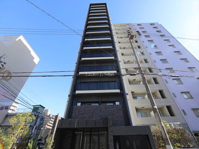 建物外観　外観　オートロック防犯カメラ　TVモニターホン宅配BOX完備