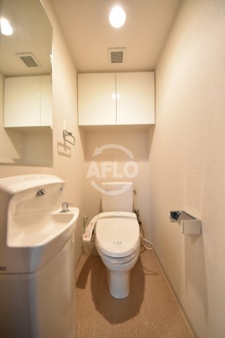 トイレ　ザ・梅田タワー　トイレ