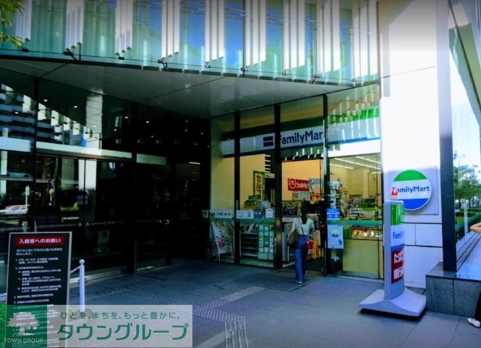 コンビニ　ファミリーマート地下鉄高岳駅前店（コンビニ）まで220m