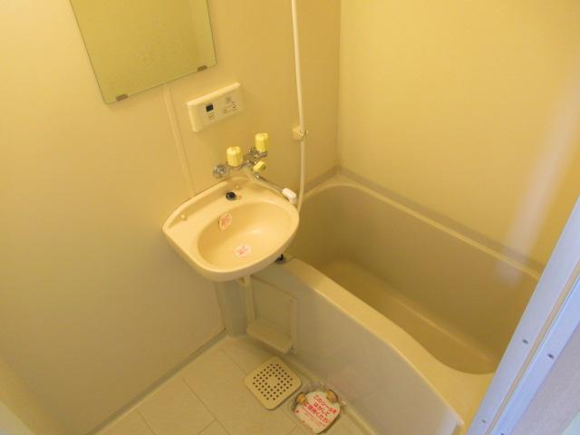 バス・シャワールーム　バス