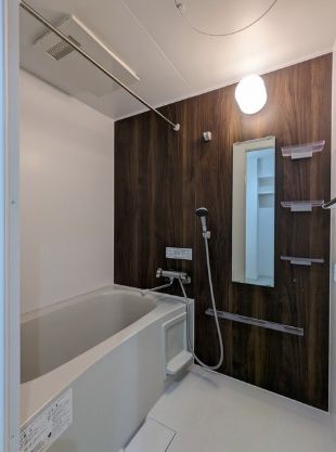 バス・シャワールーム　※類似物件の写真となります。現状優先。