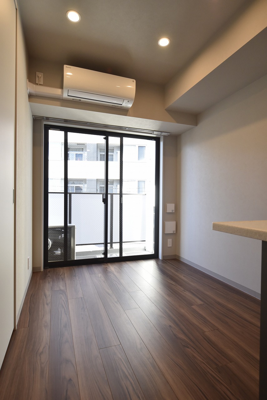 居室・リビング　内観1