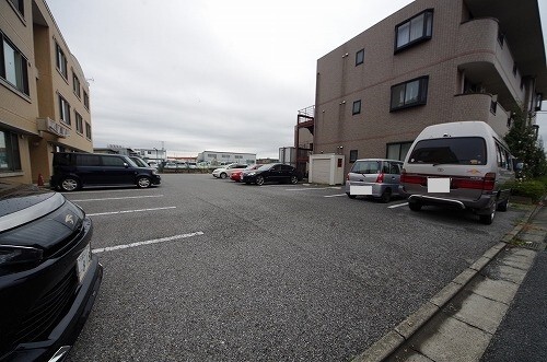 駐車場　敷地内駐車場