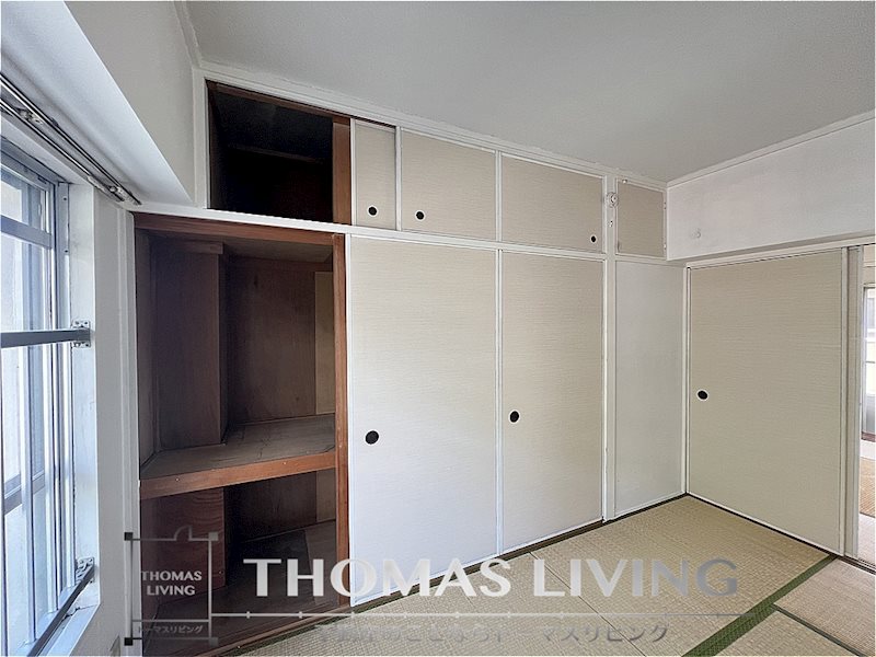 収納　大容量の押入スペース御座います。