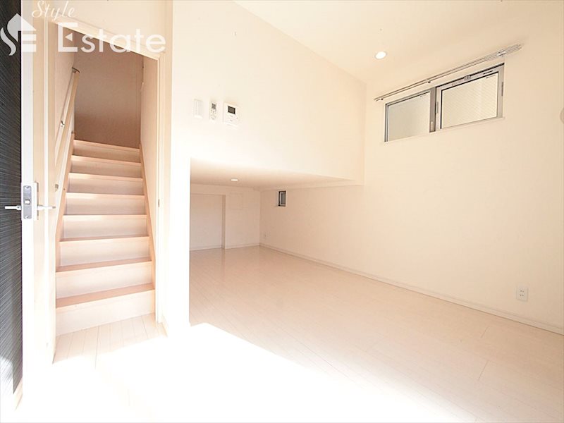 居室・リビング　内装