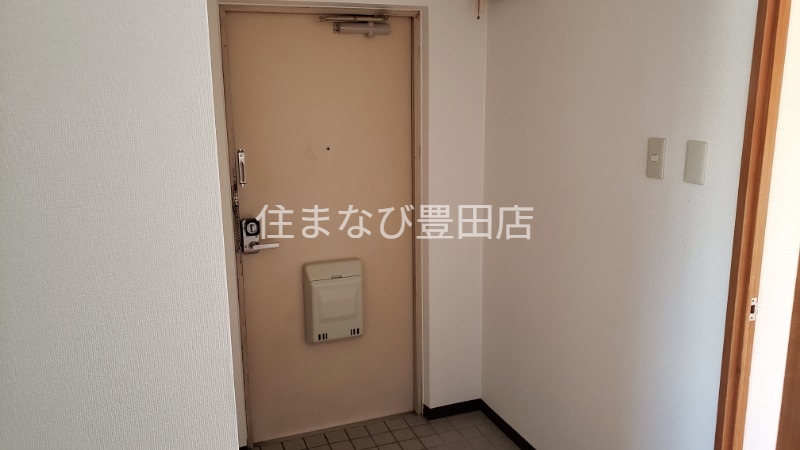 玄関　別部屋写真