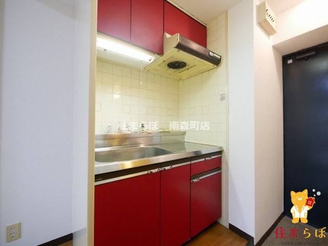 キッチン　「ただの部屋探しじゃない。“あなたの暮らし”探しです。」