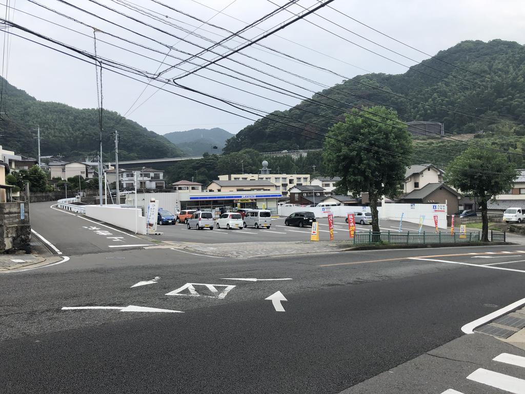 コンビニ　ローソン長崎上戸町四丁目店（コンビニ）まで1000m