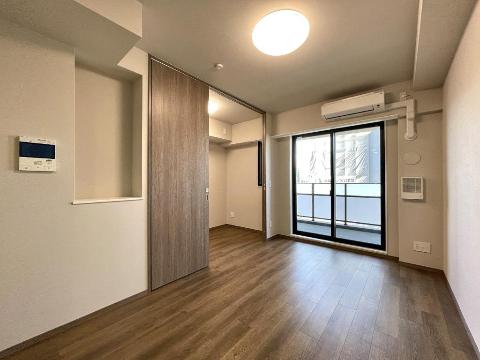 居室・リビング　室内