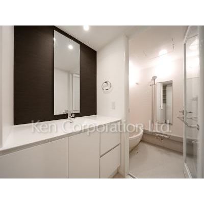 洗面設備　同タイプ30階のお部屋を撮影。仕様が異なることがあります。