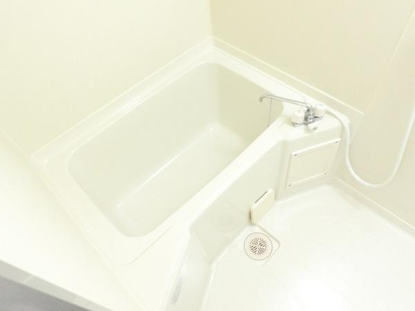 バス・シャワールーム　キレイにリフォームされています！