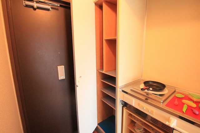 収納　モデルルームの為、備品は付きません。