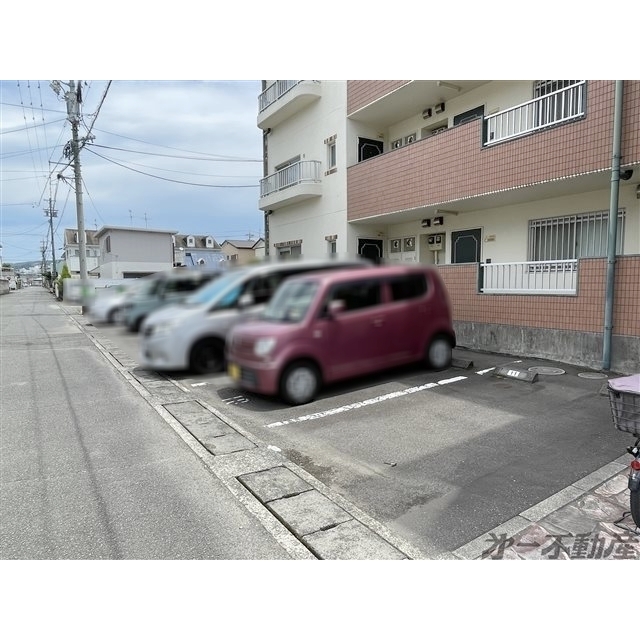 駐車場　駐車場