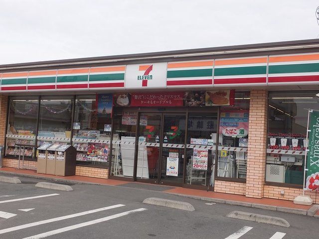 コンビニ　セブンイレブン（コンビニ）まで1000m