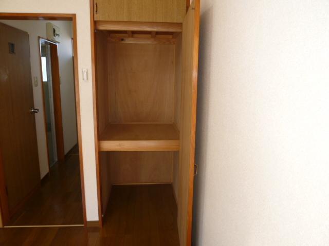 収納　別のお部屋の写真となります。