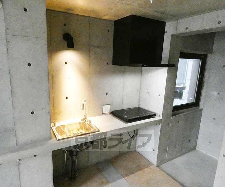 キッチン　２口電化コンロ付きです。