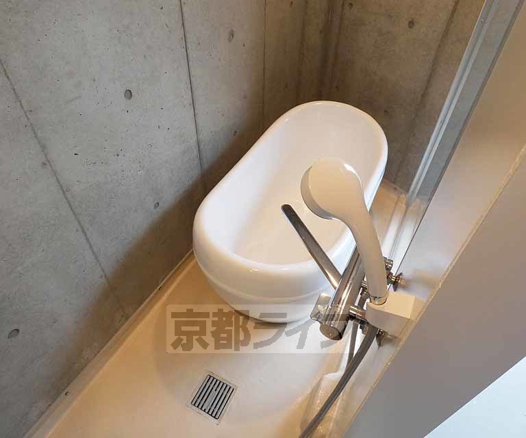 バス・シャワールーム　お洒落な浴室です。