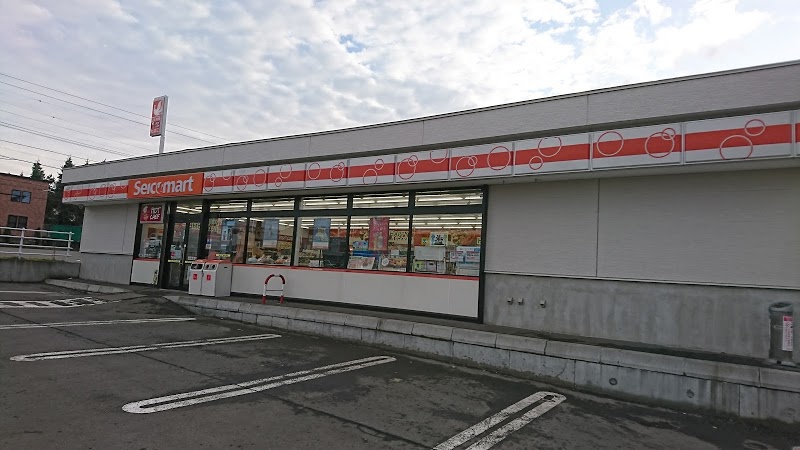 コンビニ　セイコーマート西岡中前店（コンビニ）まで182m