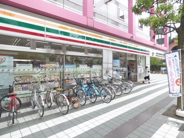 コンビニ　セブンイレブン墨田両国2丁目店（コンビニ）まで520m