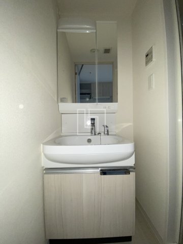 洗面設備　プレサンス大手前ピリオド　洗面台