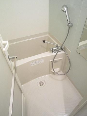 バス・シャワールーム　浴室乾燥機付きバス