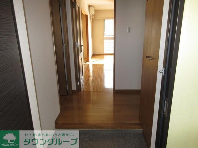 玄関　※同建物他号室（参考写真）