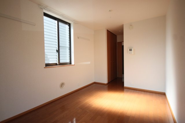 居室・リビング　別号室同間取り写真