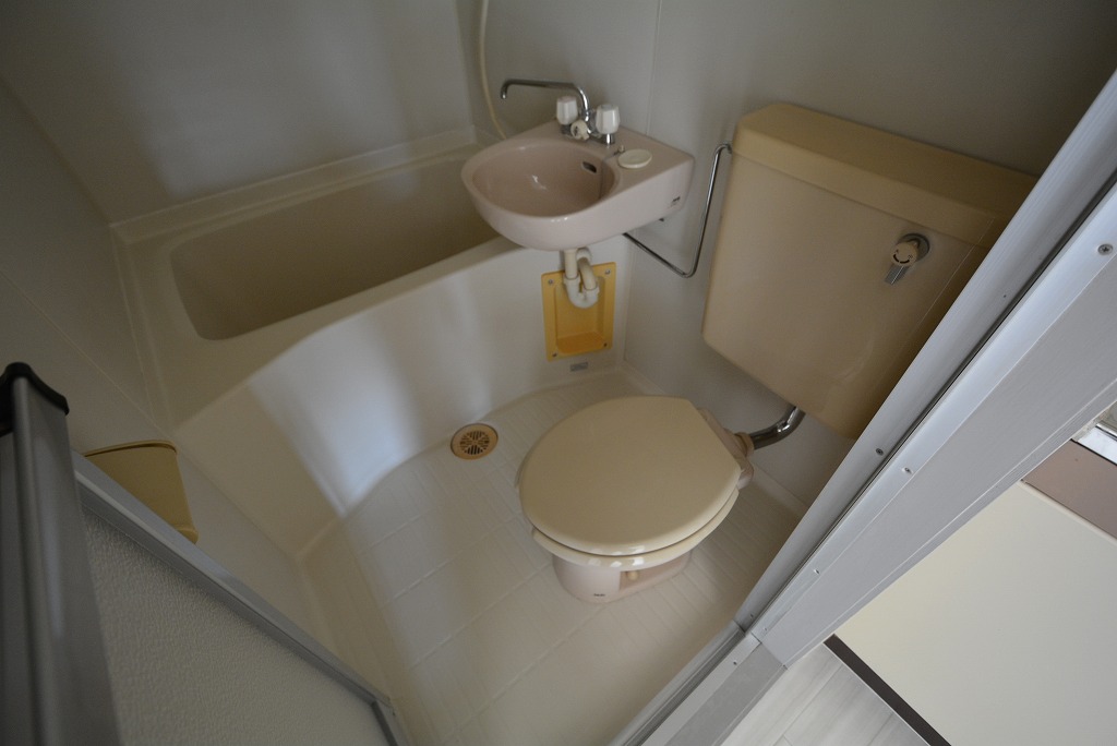 バス・シャワールーム　シンプルで機能的なユニットバスです！