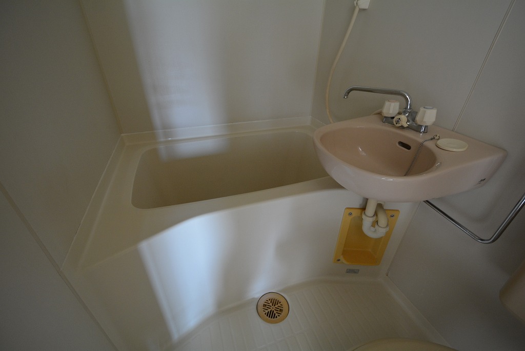 洗面設備　浴室内に洗面台付き！