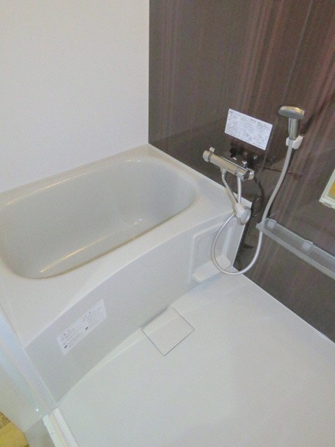 バス・シャワールーム　広々快適なバスルームです♪