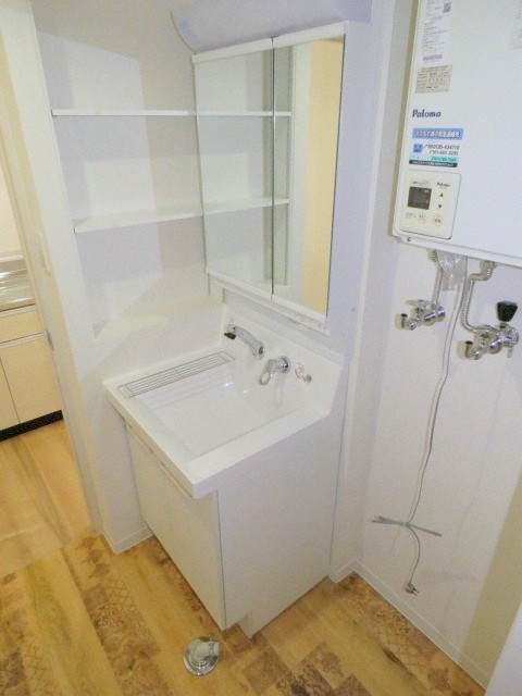 洗面設備　洗面化粧台付き♪