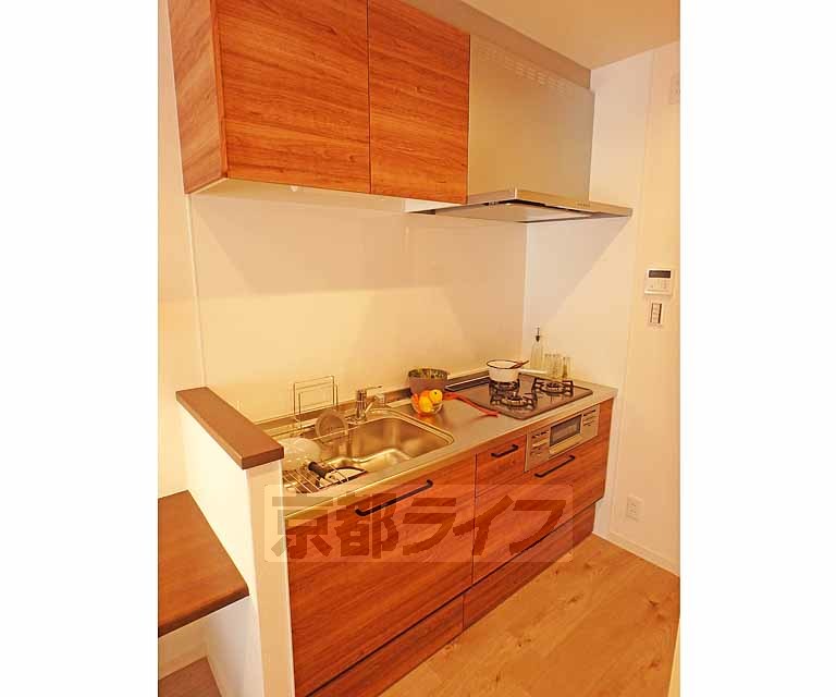 キッチン　ワイドサイズのシステムキッチンです。