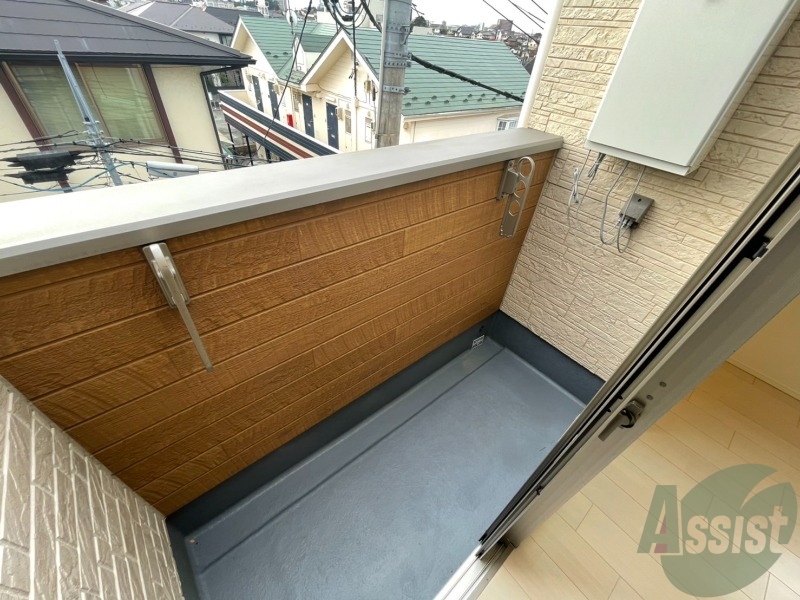 バルコニー　バルコニーはこちらになります。洗濯物も沢山干せそうです。