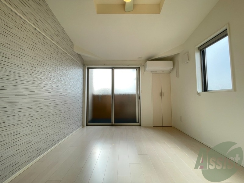 居室・リビング　こちらは洋室になります。奥行きも感じられますね。