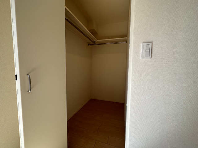 収納　ウォークインクローゼット