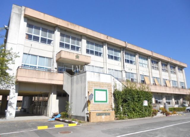 小学校　土岐市立泉西小学校（小学校）まで1683m