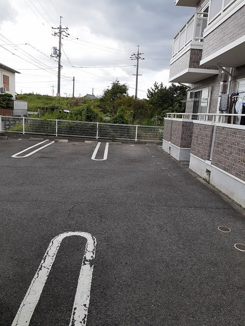 駐車場　駐車場