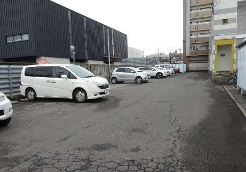 駐車場　駐車場