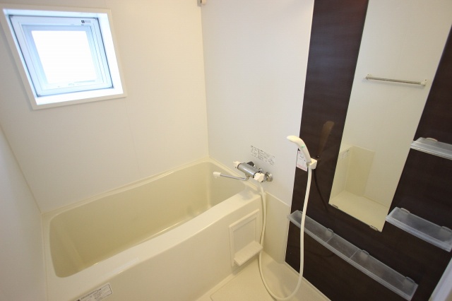 バス・シャワールーム　同物件、別号室のものです。