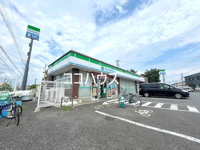 コンビニ　ファミリーマート（コンビニ）まで30m