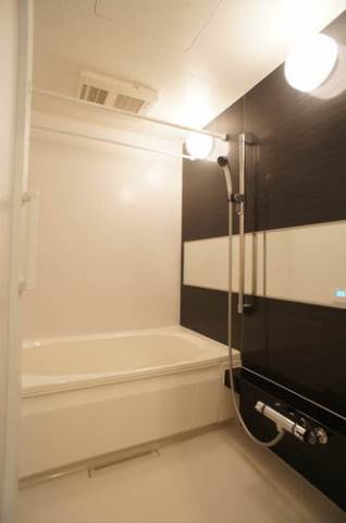 バス・シャワールーム　★広々とした浴槽