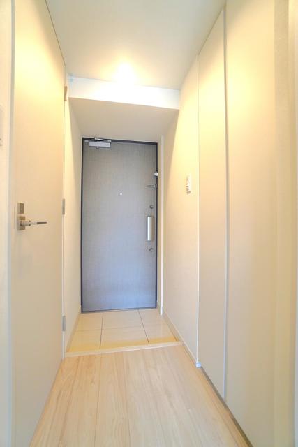 玄関　※写真は同タイプ住戸です。