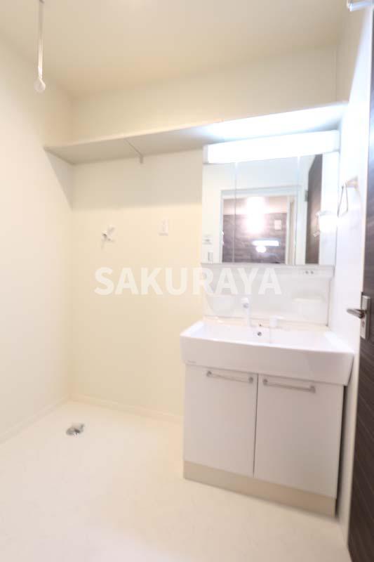 洗面設備　現況と異なる場合がございます。