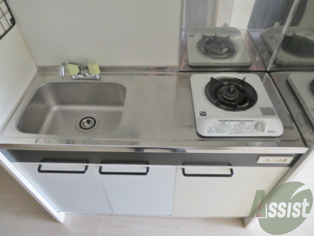 キッチン　システムキッチンとなっていますので、すぐに自炊も出来ますよ。