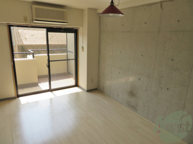 その他部屋・スペース　フローリングなので、ベッドを置くことも出来ます。